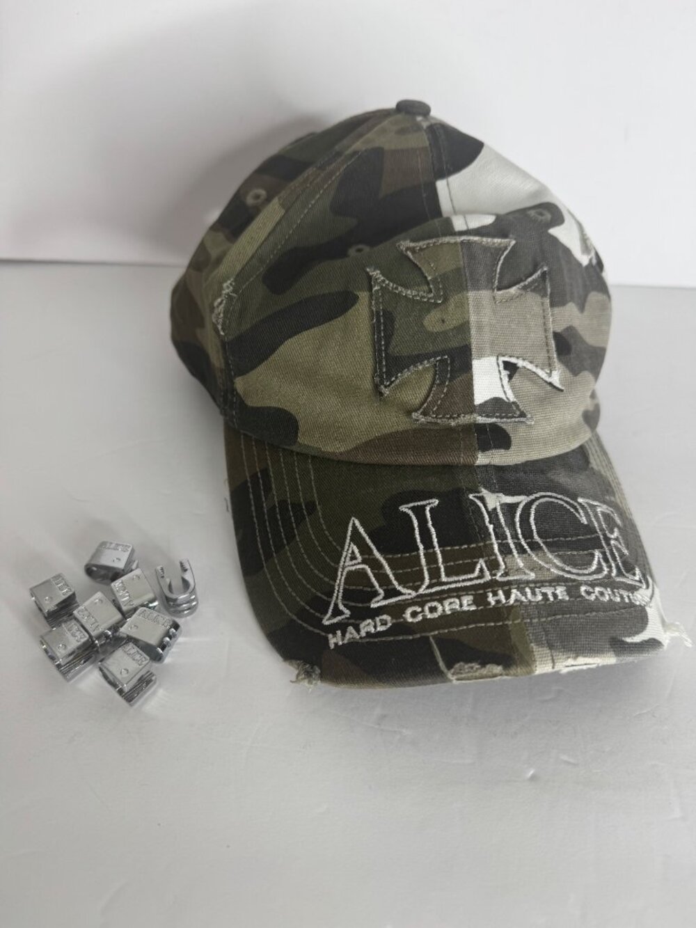 New Alice Hollywood Green Split-Camo Atelier Trucker Cap - Picture 2 of 8
